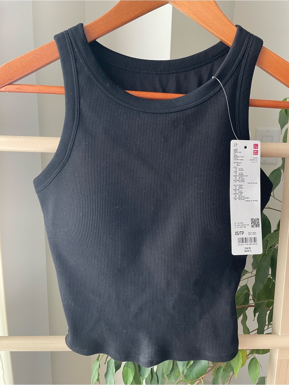 NWT Uniqlo ribbed cropped bra top